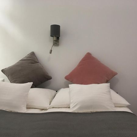 Dom Apartman Szeged Rum bild