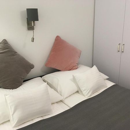 Dom Apartman Szeged Rum bild
