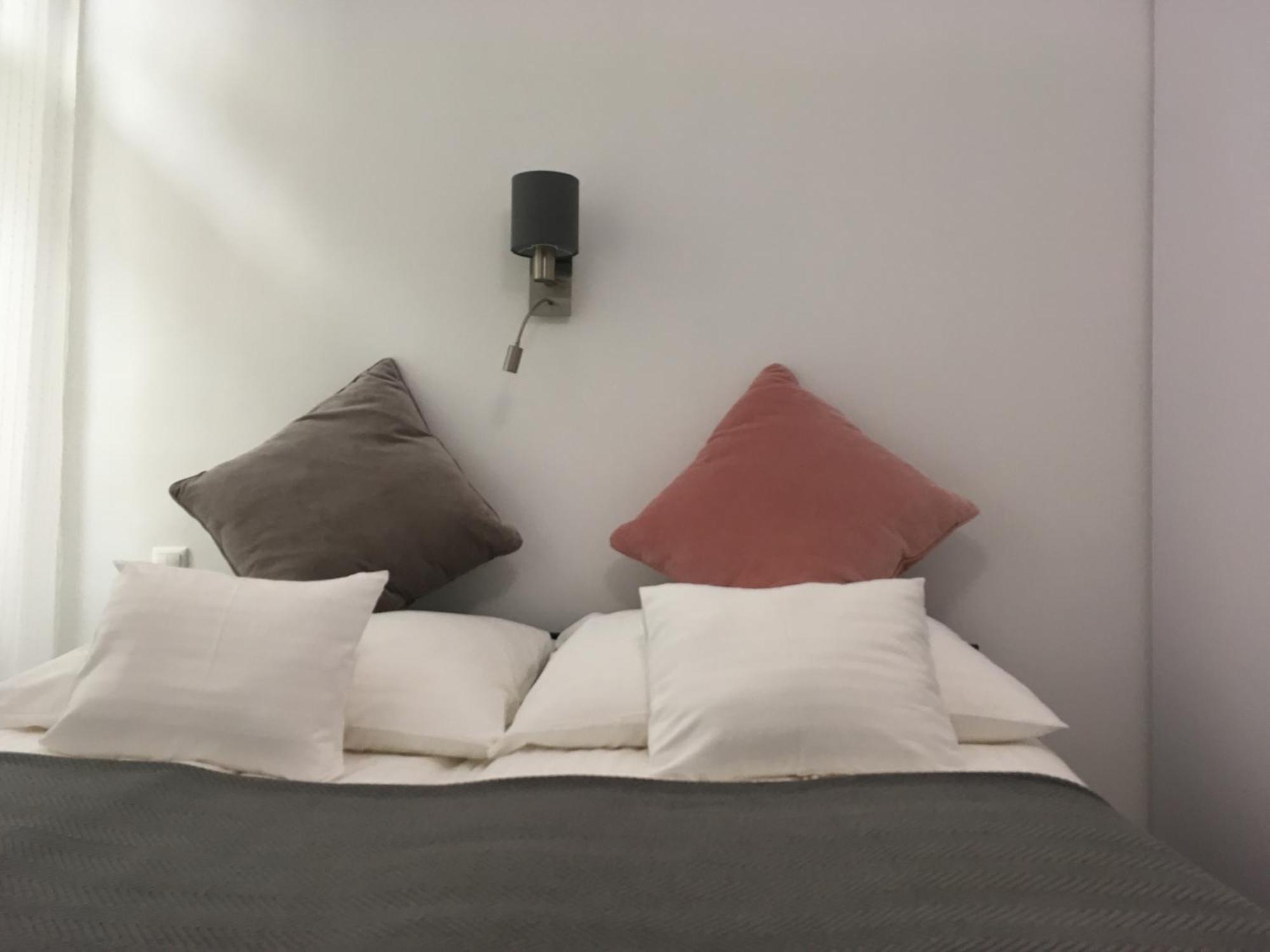 Dom Apartman Szeged Rum bild