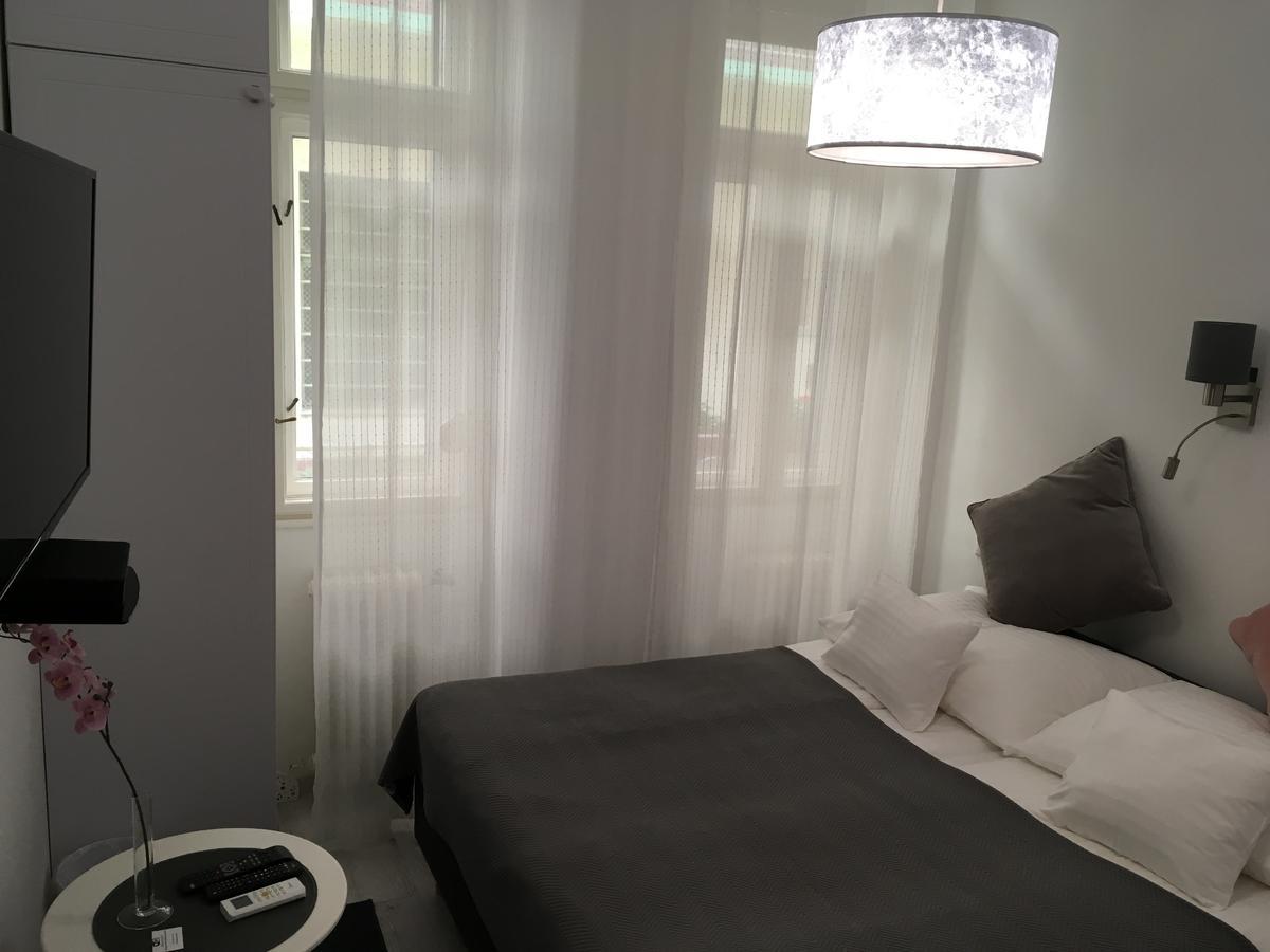 Dom Apartman Szeged Rum bild